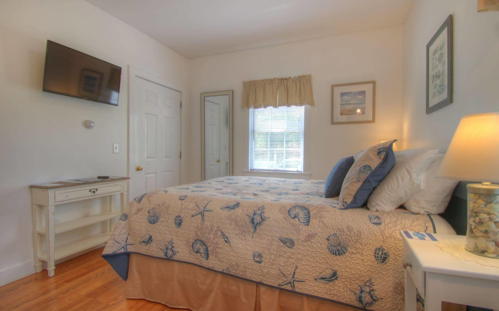 The Tern Inn Bed & Breakfast And Cottages West Harwich エクステリア 写真